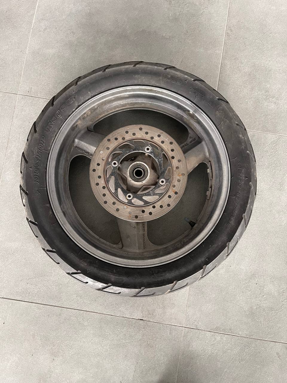 Колесо (задне) в зборі Dunlop K505F з диском Honda CB400SF