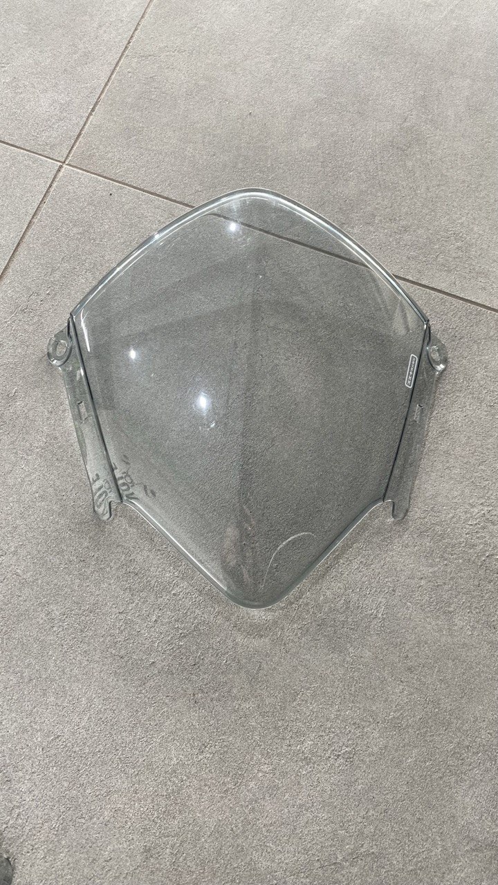 Вітрове скло Suzuki Gixxer SF250