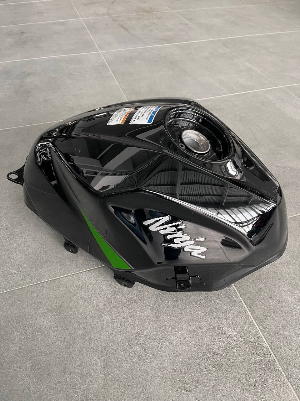 Паливний бак Kawasaki Ninja 400