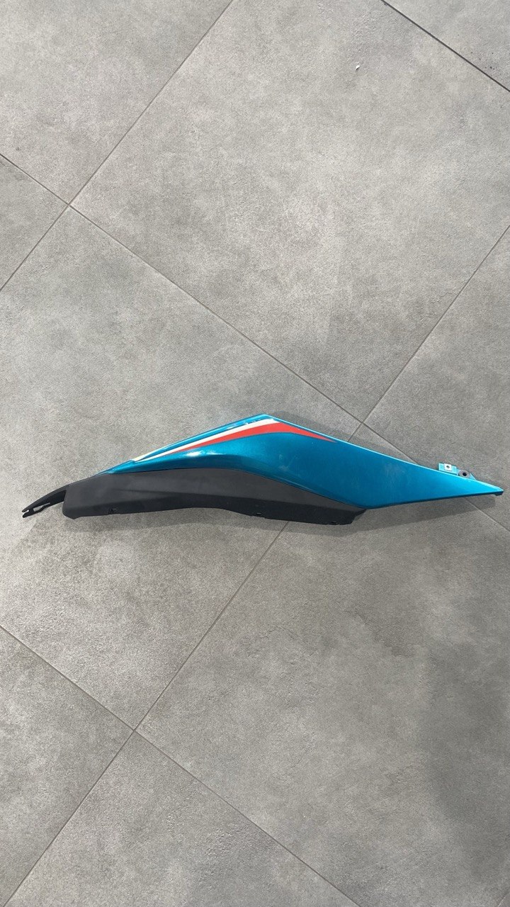 Правий задній пластик Yamaha R-25-R3 (від 2020 року) 