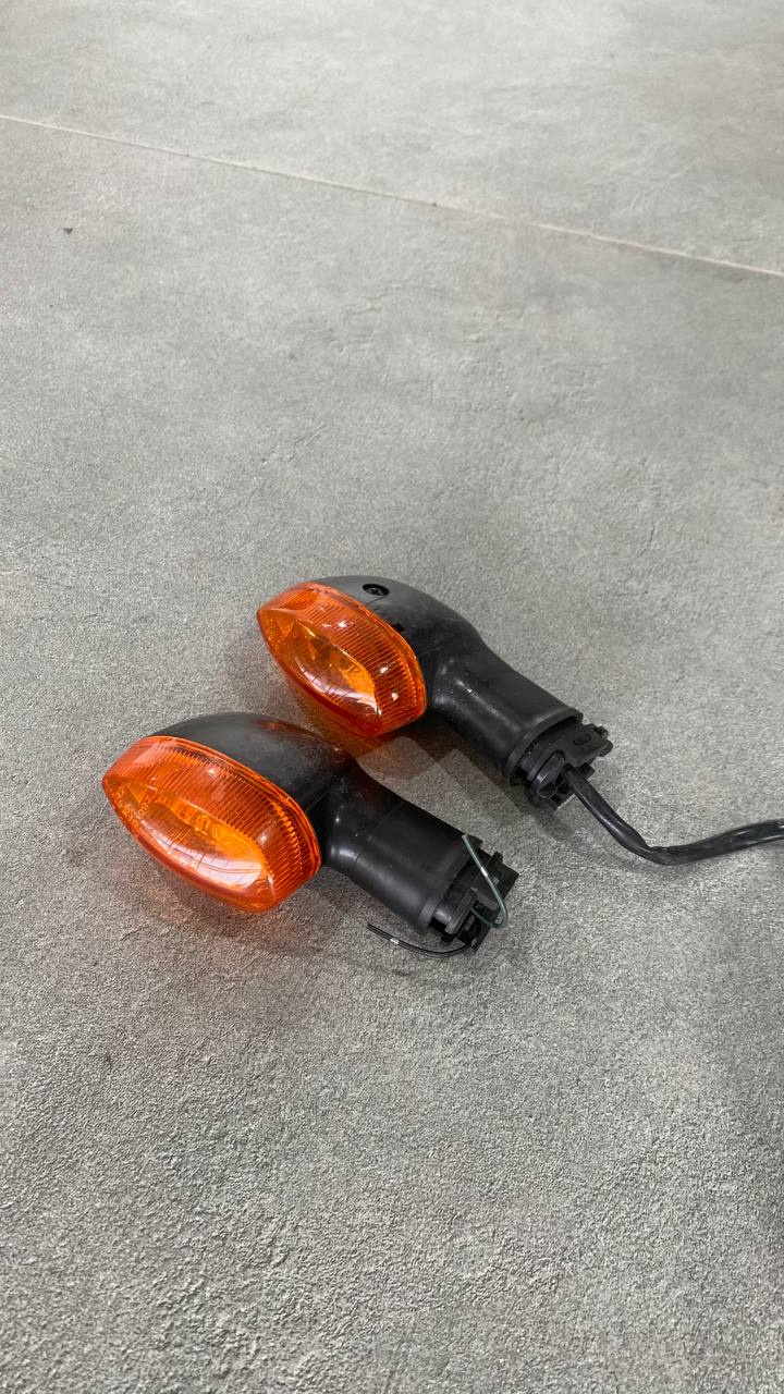 Поворотники Yamaha R1 R6 XJ6 FZ1 FZ6 FZ8 MT07 09