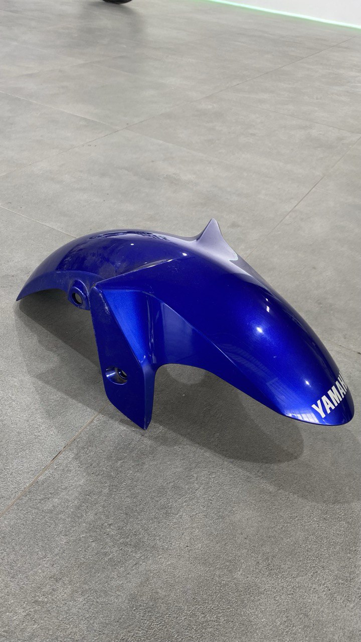 Переднє крило Yamaha R3 2016