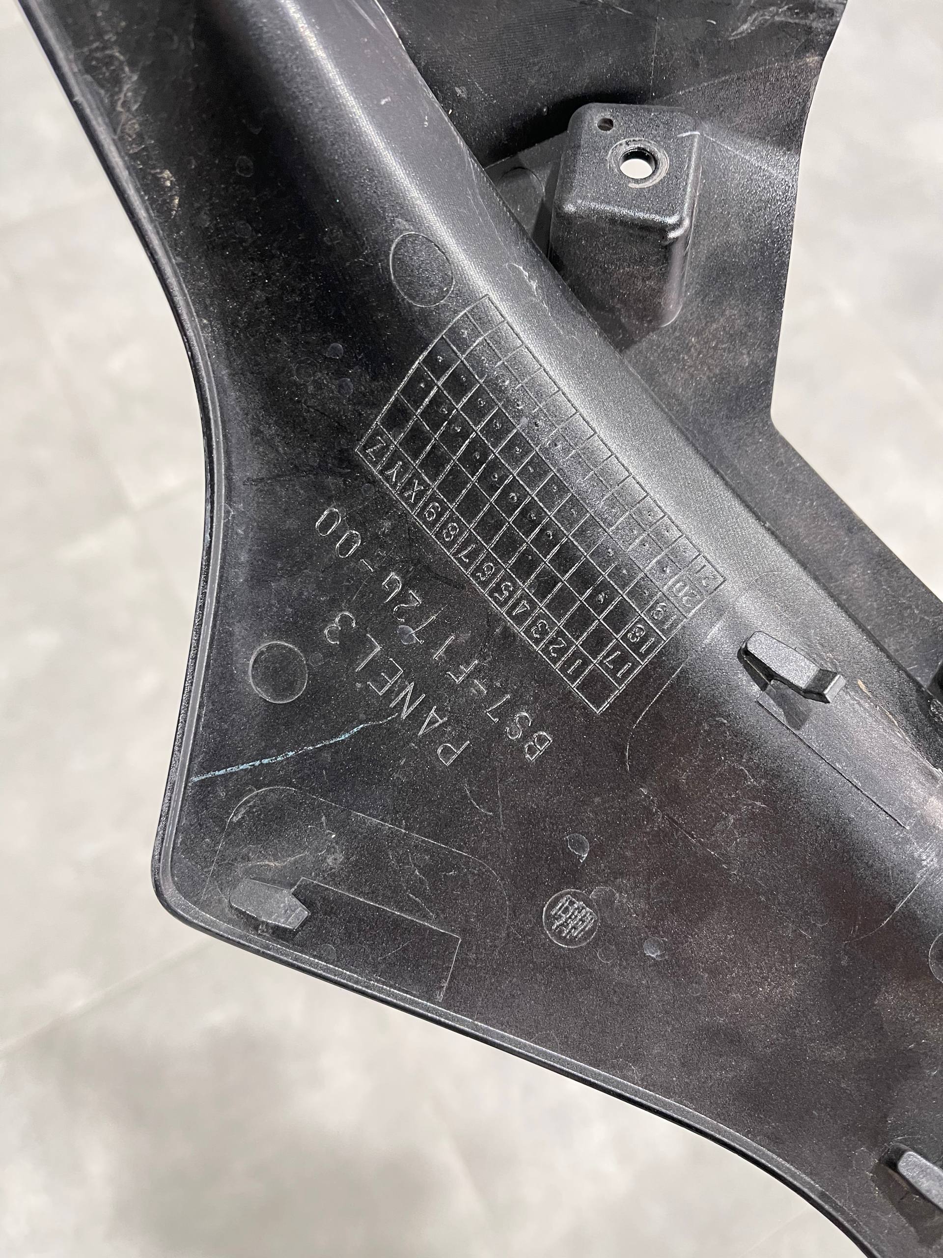 Лівий бічний верхній пластик Yamaha R-25-3 2020 