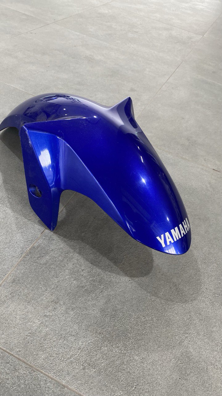 Переднє крило Yamaha R3 2016
