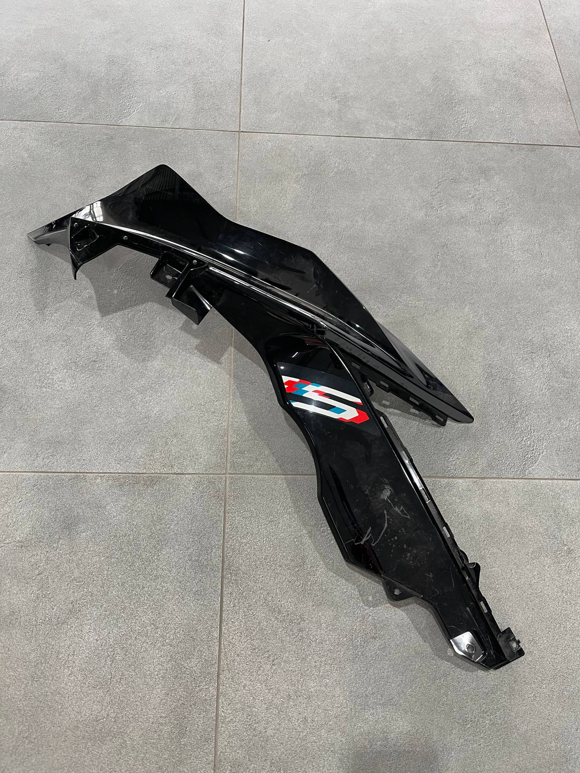 Лівий бічний верхній пластик Yamaha R-25-3 2020 