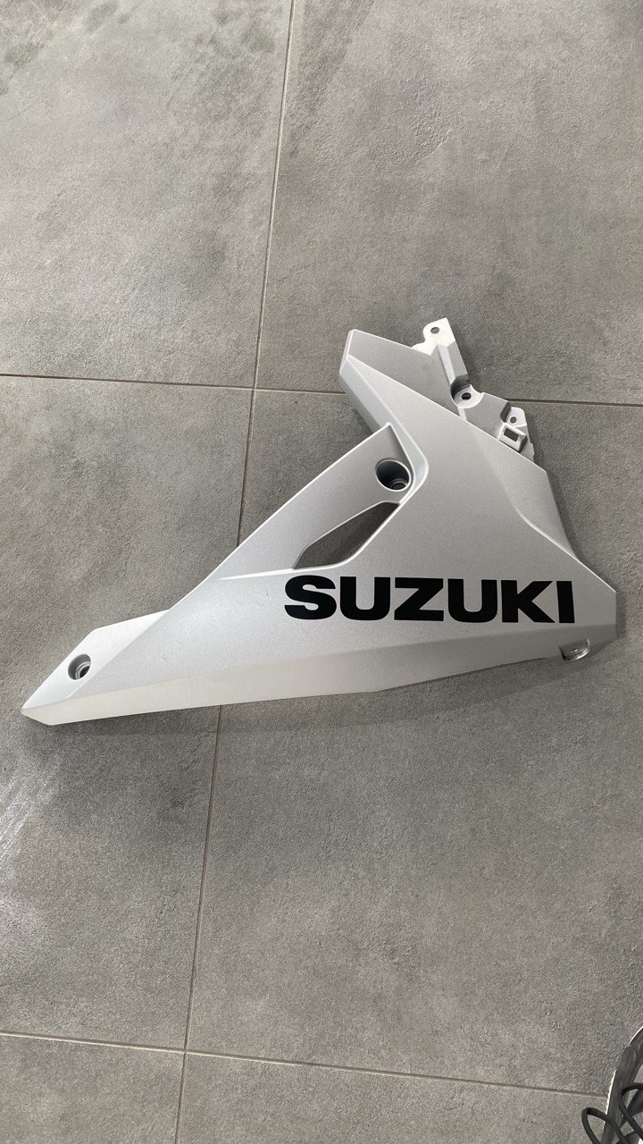 Обтічник нижній правий Suzuki GSX 8R 2024-2025