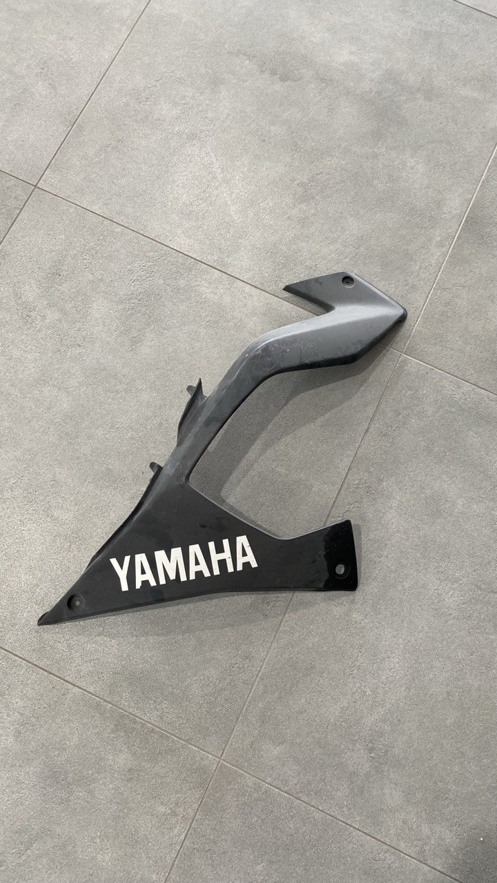 Бічний обтічник Yamaha R3 2015-2018