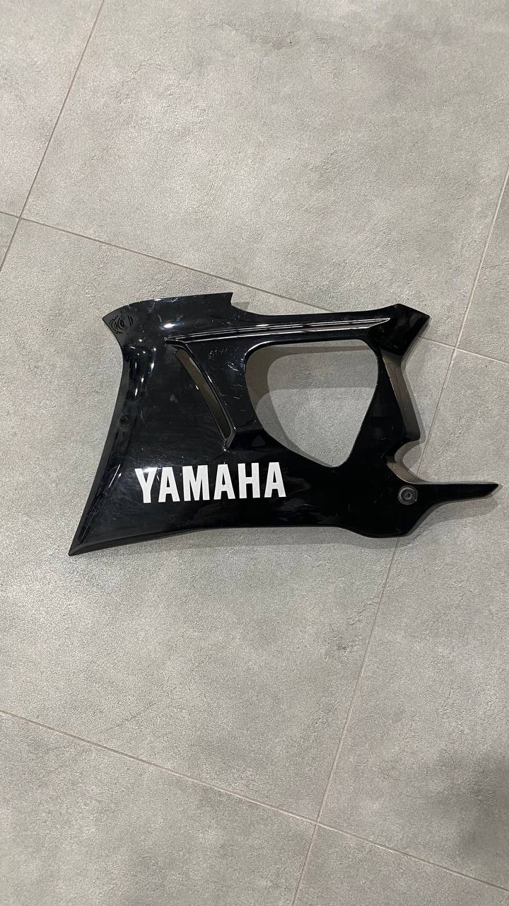 Лівий обтічник Yamaha YZF R3